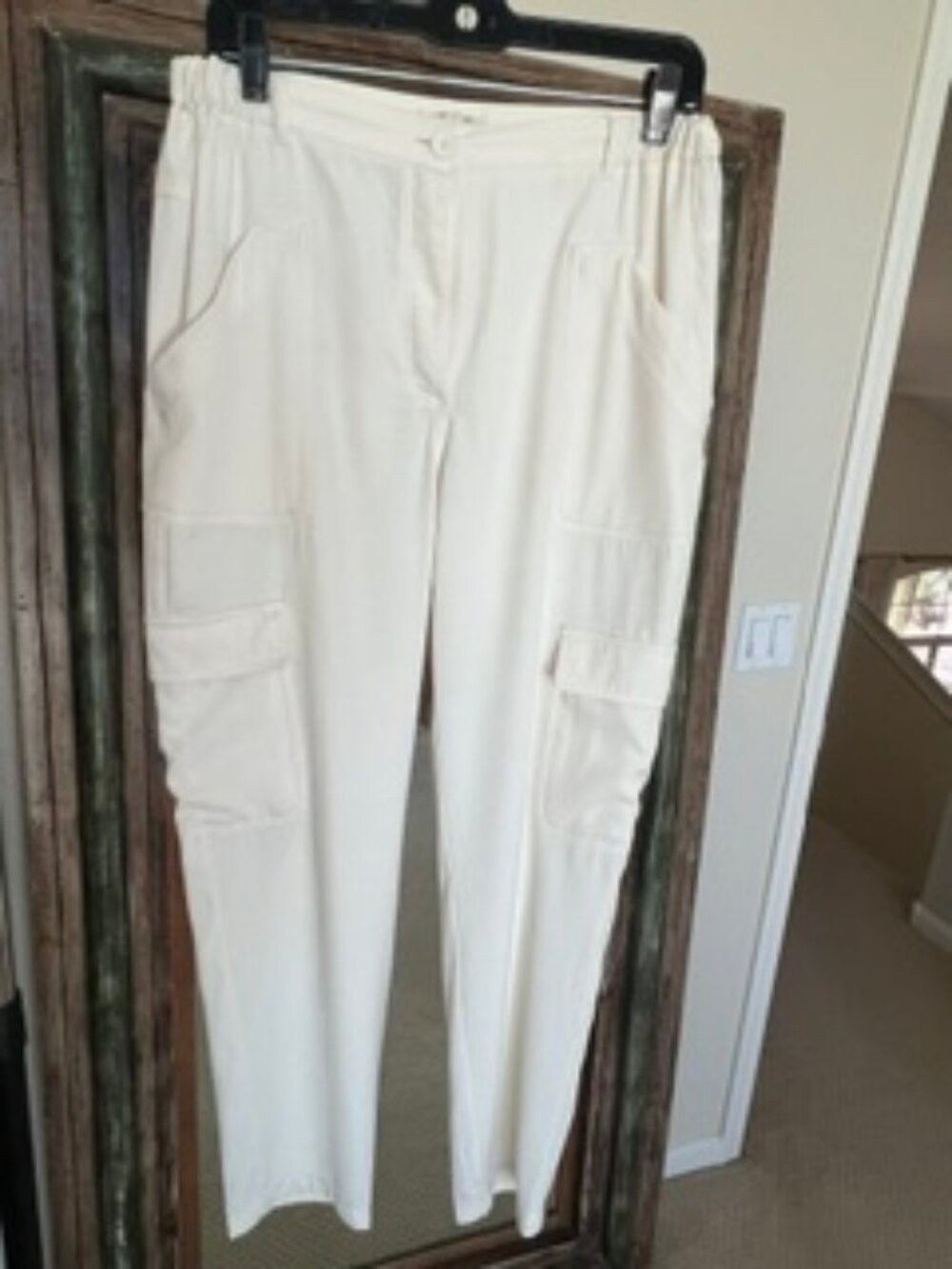 Max Studio London Light Butter/Ivory Cargo Trousers size M Elastic Waist Ankle